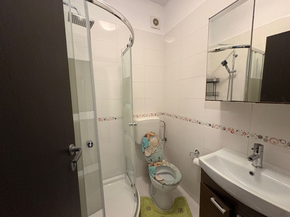 Inchiriez apartament cu 3 camere