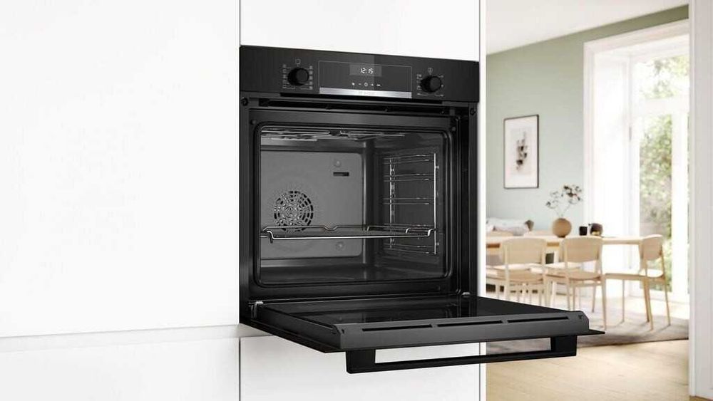 Фурна за вграждане BOSCH HBG537BB3