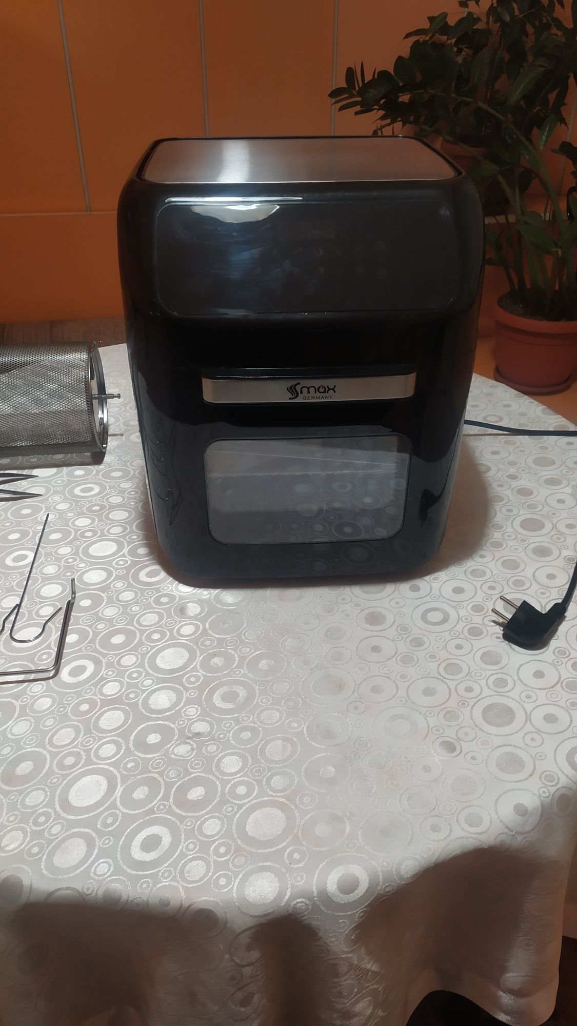 Продавам Air Fryer (фурна с горещ въздух)