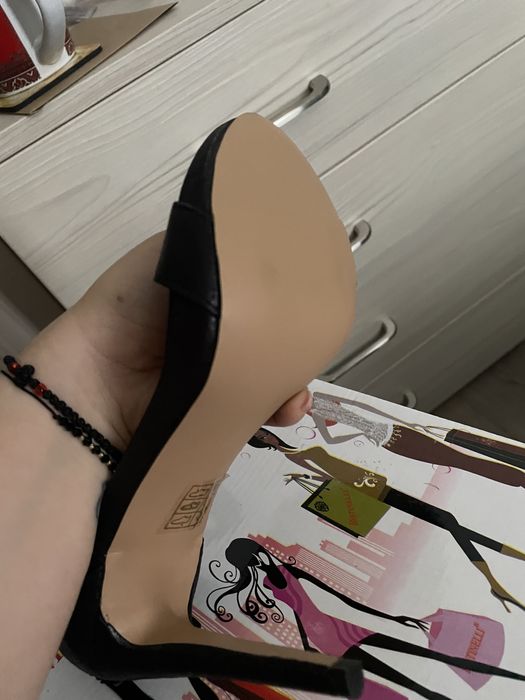 Sandale din piele ecologica marime 36