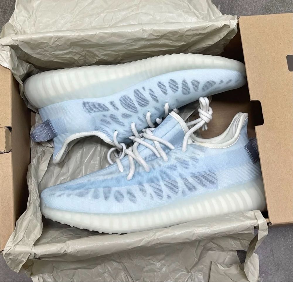 Pantofi Sport Adidas  Yeezy 350 Boost Mono Ice - 100% originali