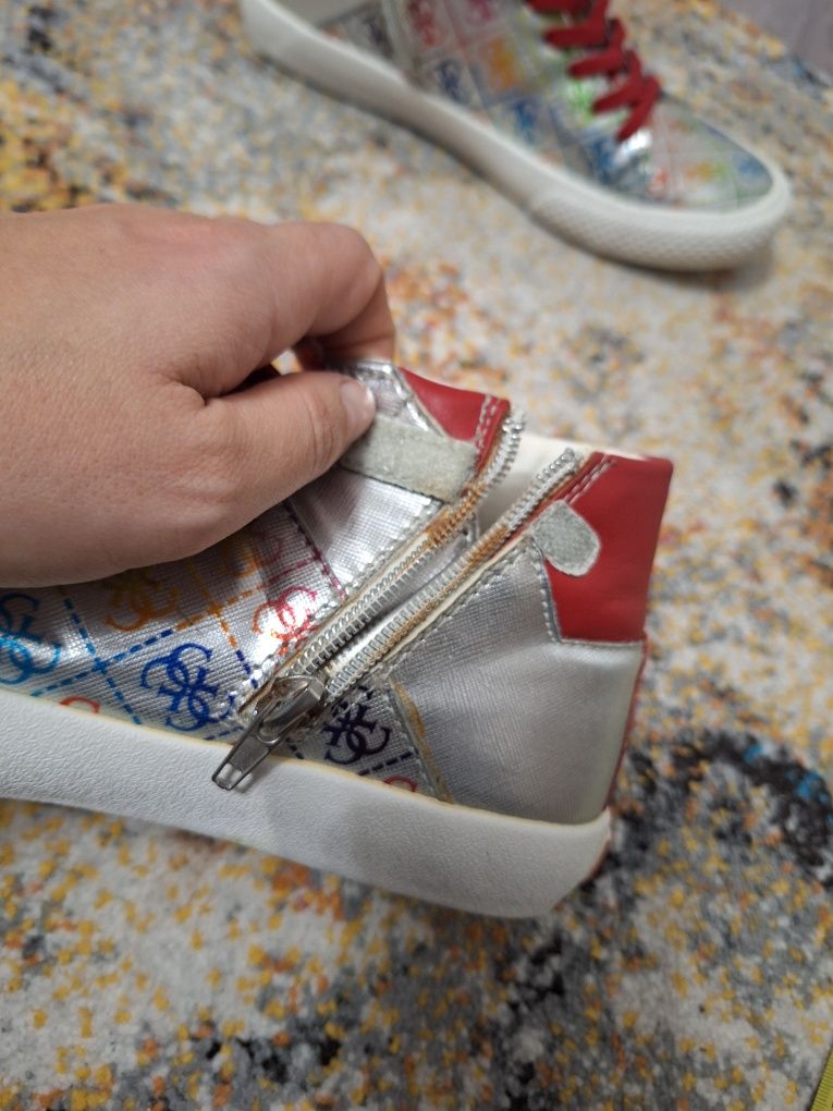 Tenesi Guess mărimea 36