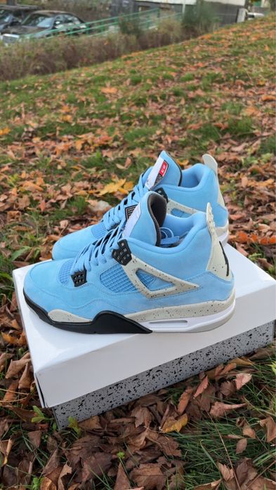 Jordan 4 university blue