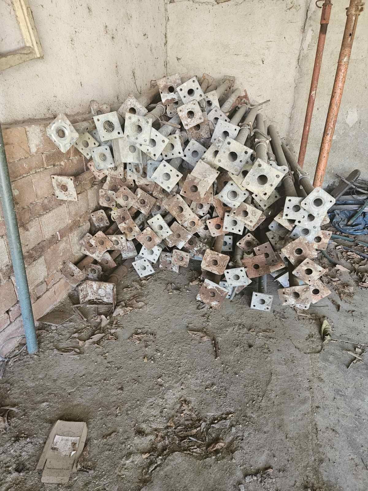 Телескопични подпори под наем