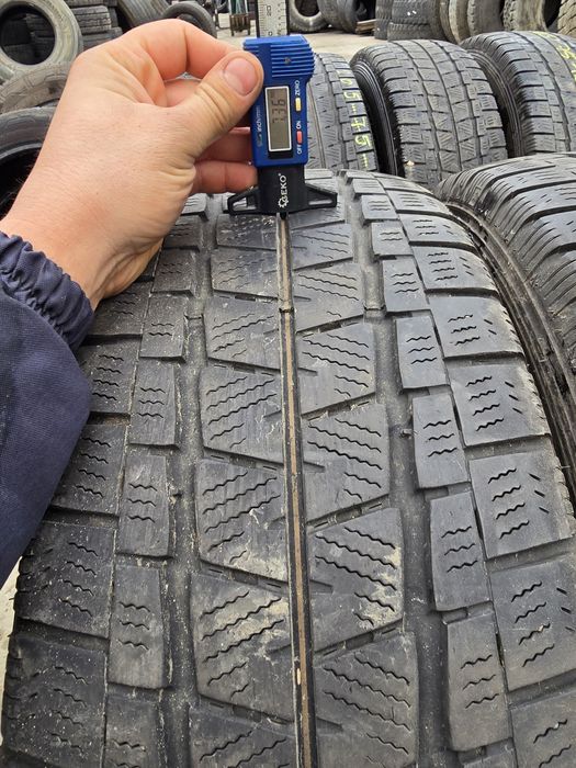 Anvelope de iarna 235-65r16c Falken