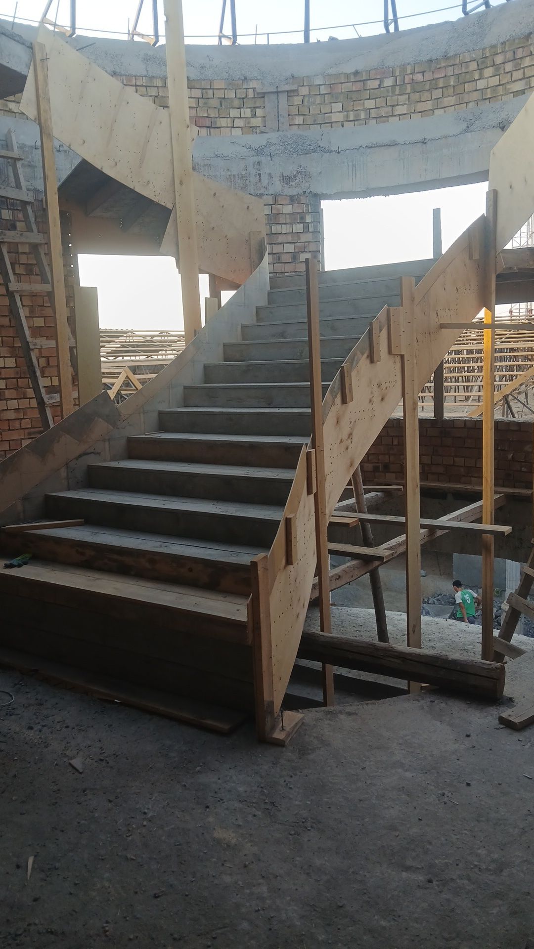 Beton lesnitsa quyish xizmatlari!