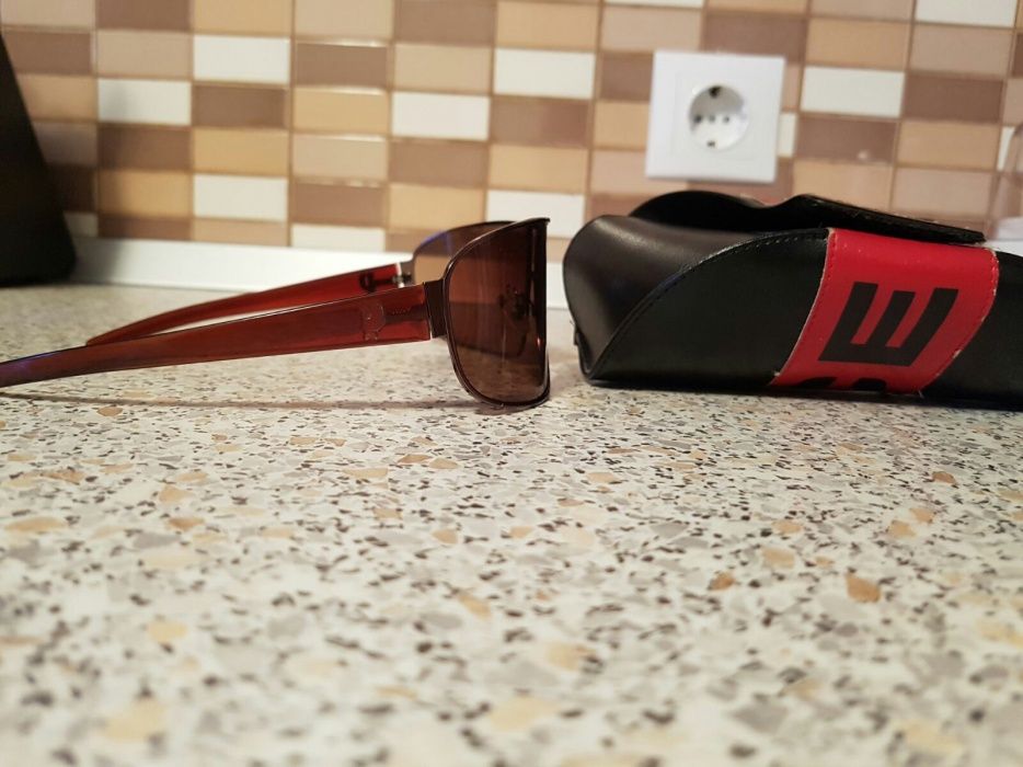 Ochelari Police aduși recent Anglia