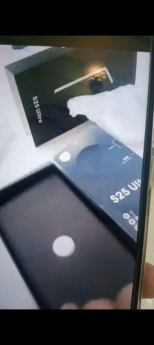 Продам телефон S 25 UItra новыи толка что открыла