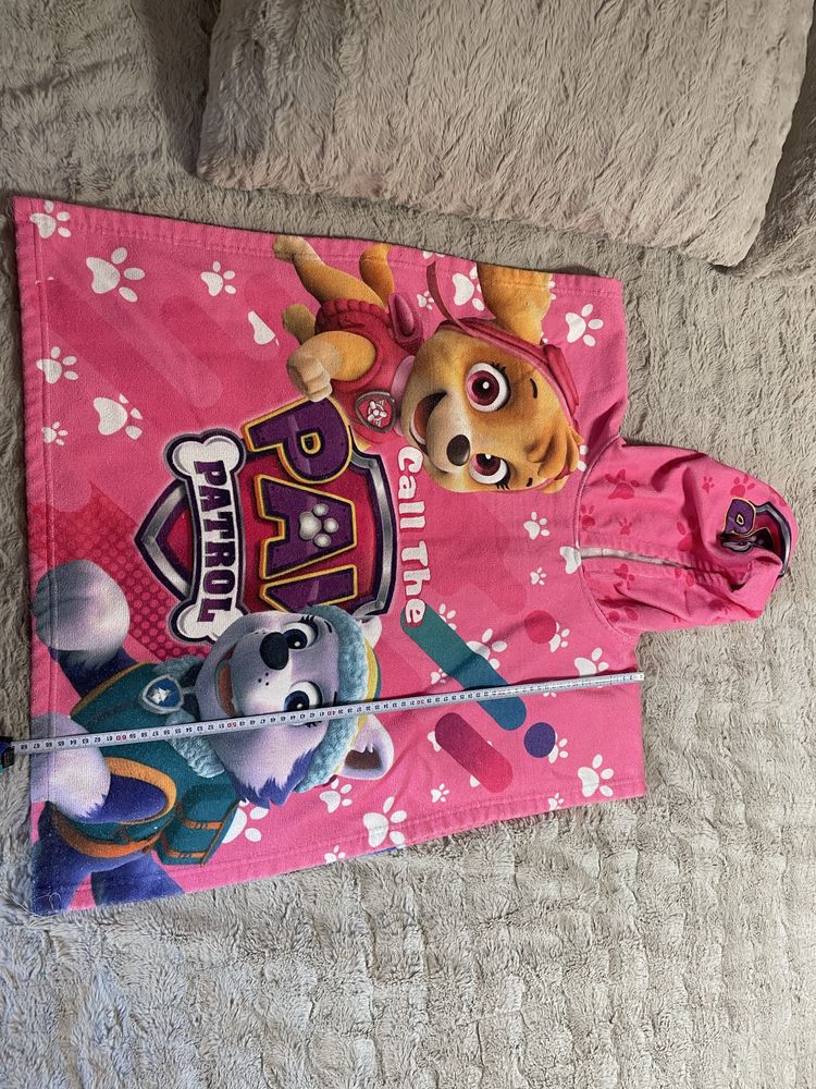 Пончо хавлия различн р-ри paw patrol, mini mouse, калинката и черния