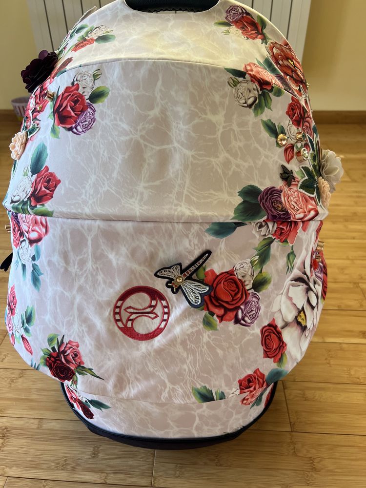 Кош за новородено Cybex Priam 4 /e-PRIAM Lux Spring Blossom