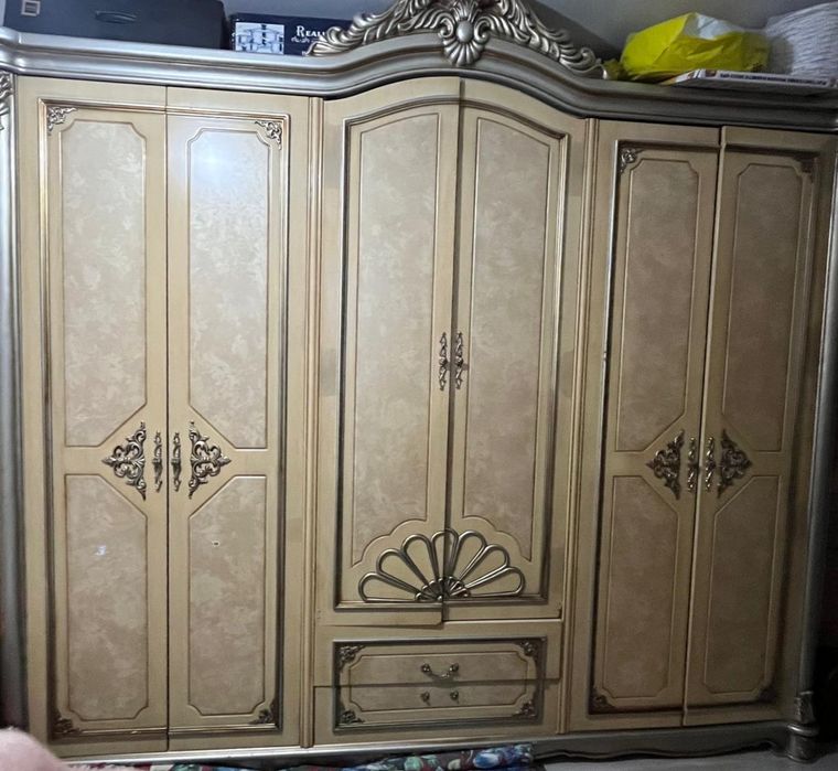 Шкаф и комод срочно продам