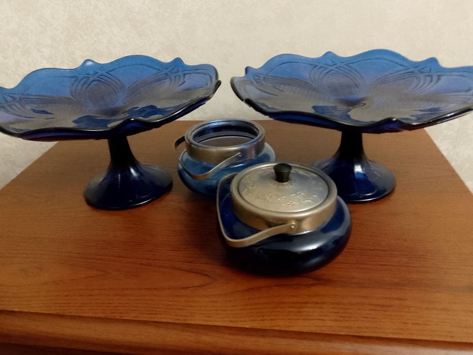 Фруктовницы,сахарницы