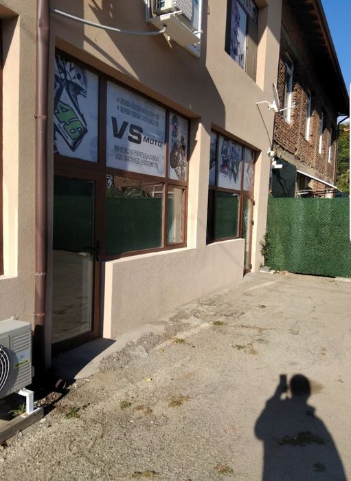 Дава се под наем Магазин в Дупница - 63 кв.м за 357 € - Снимка #1