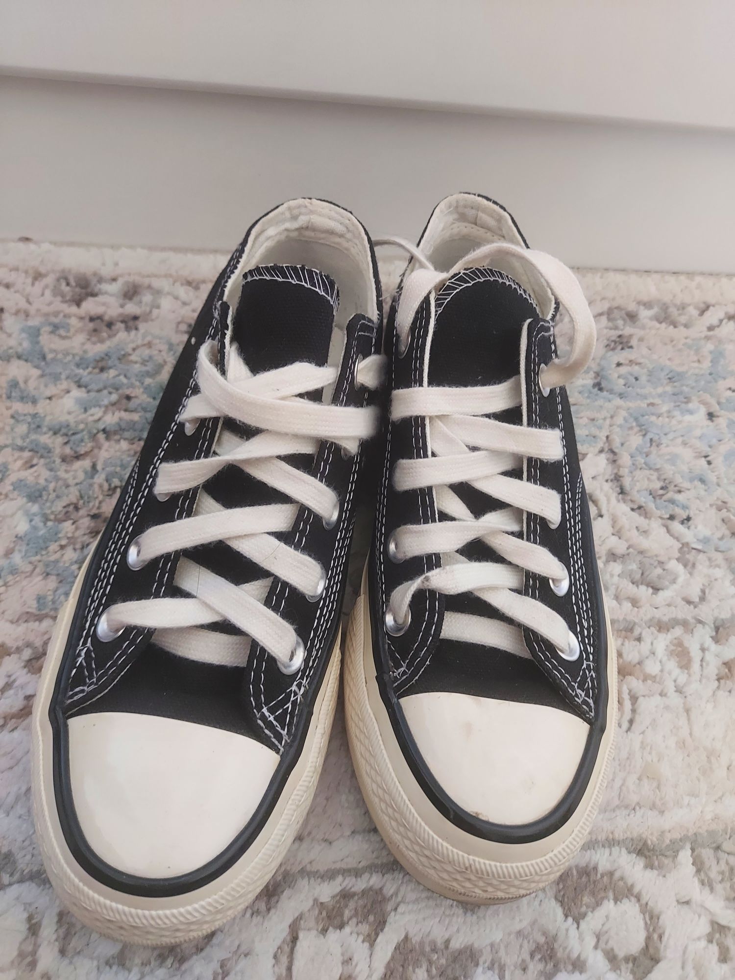 Продам кеды /converse