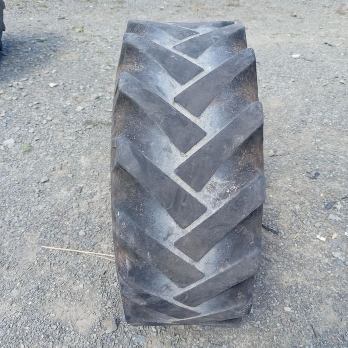 Cauciucuri 10.0/75-15.3 Bkt Anvelope SH PRET BUN LIVRARE, TVA