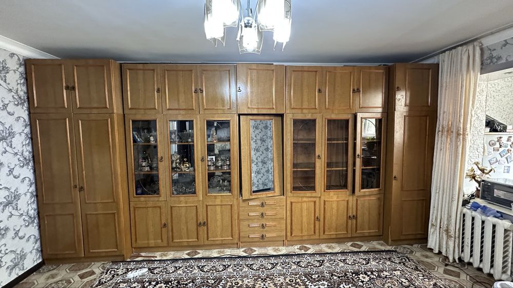 Продается большой шкаф
