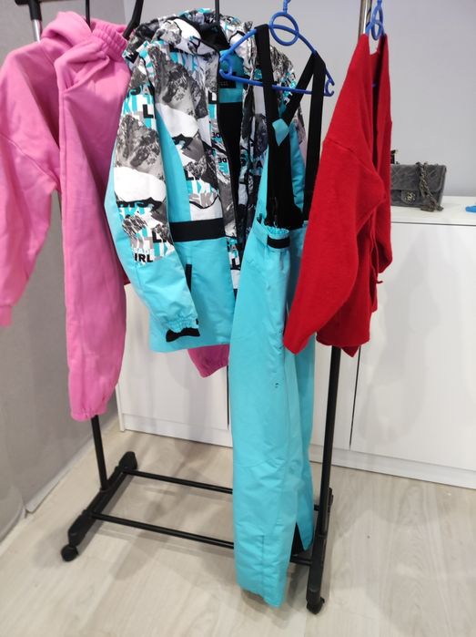 Зимние женские костюмы, двойки, кофта. Сумочки в подарок