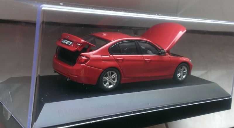 Macheta BMW 3 series (F30) facelift 2015 - Jadi 1/43 noua