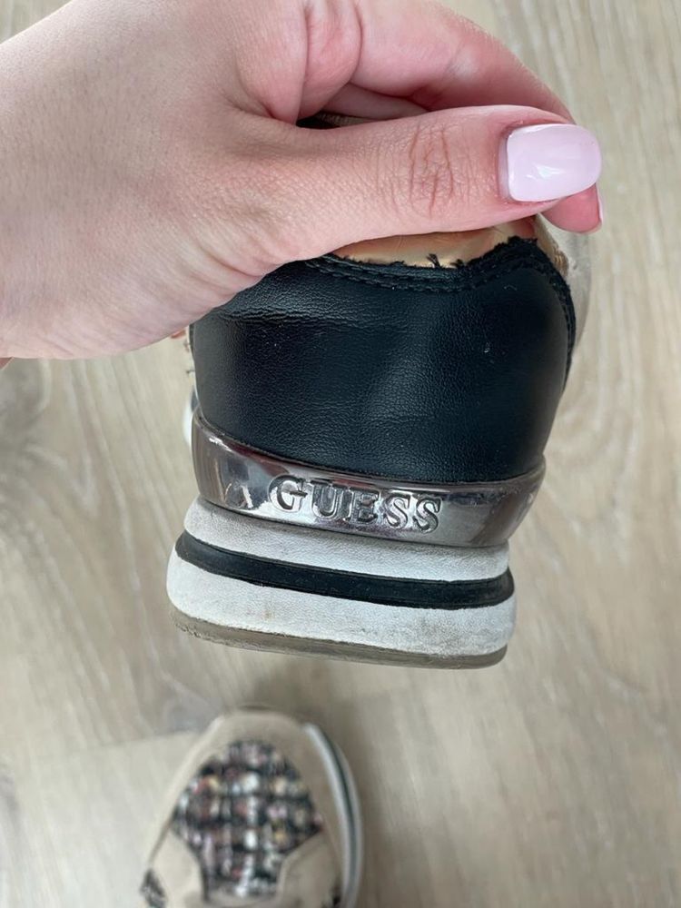 Дамски кец Guess
