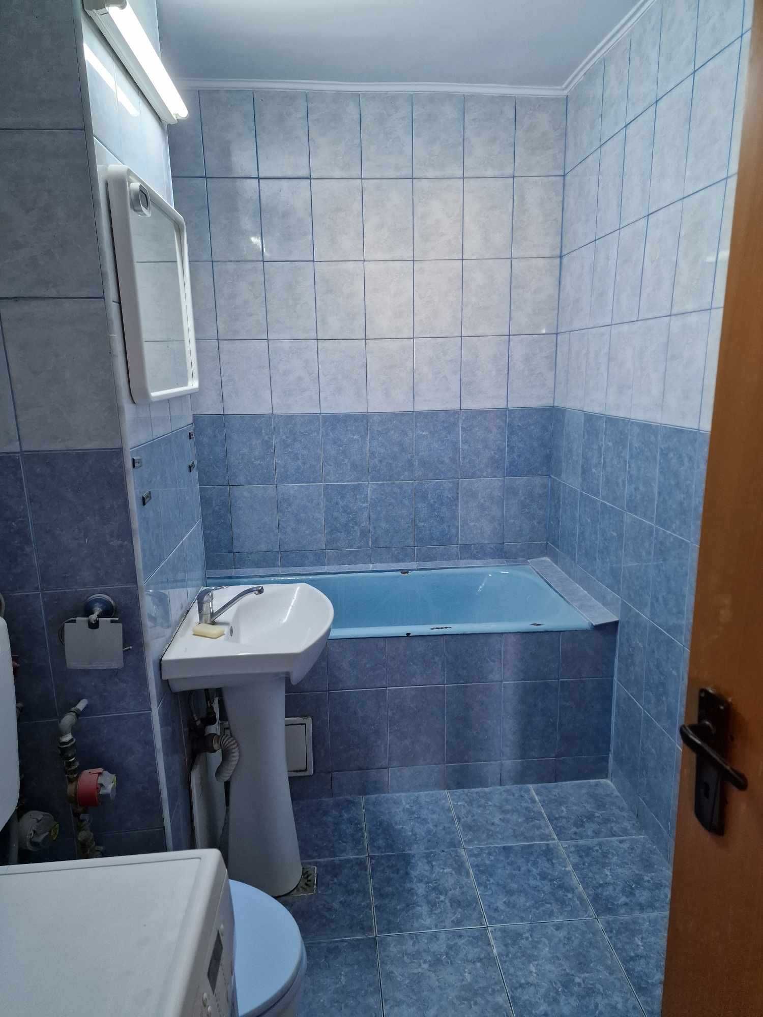 Vând apartament de 3 camere în zona ultracentrală a orașului Oradea