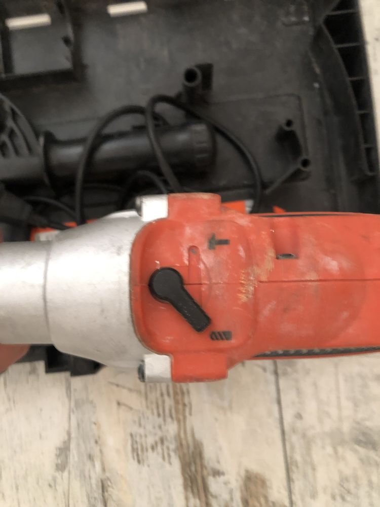 Дрелка Black Decker