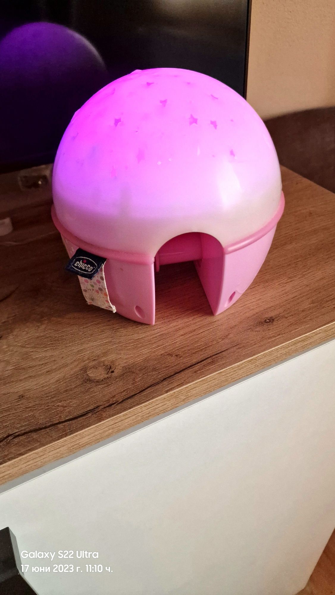 Проекторна лампа със сензор за плач на марката Chicco