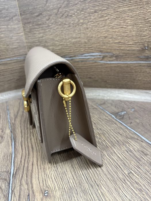 Дамски чанти Coach различни размери