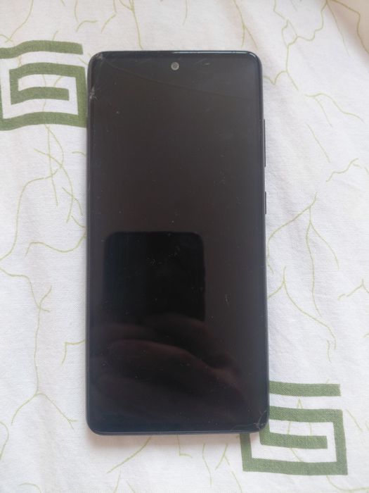 Samsung a52 телефон