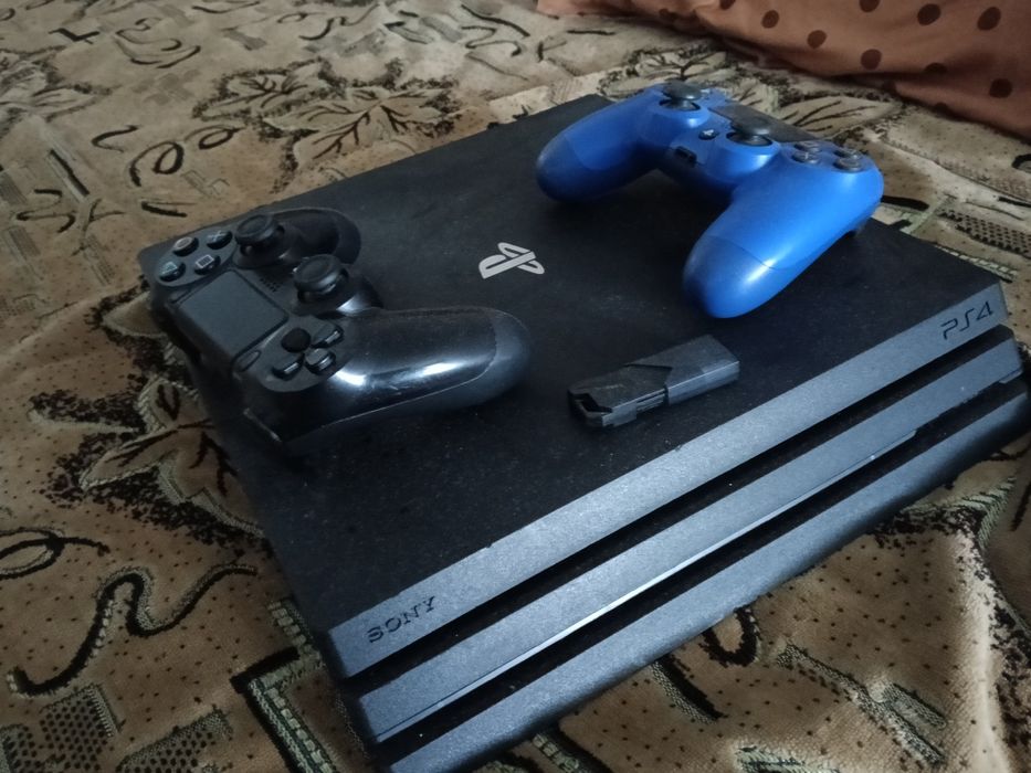 PlayStation 4 pro modat 1TB