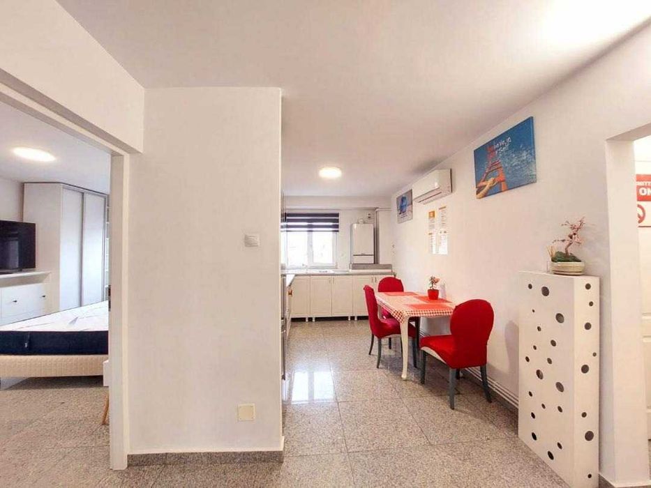 PF ofer spre inchiriere apartament 3 camere zona Iulius Mall + parcare