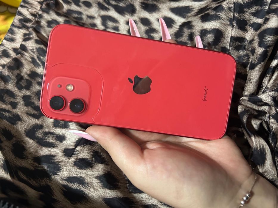 Iphone 12 red, baterie 73%