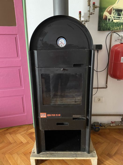 Termosenineu Aqua Plus, 25 kw, pe lemne, complet utilat,