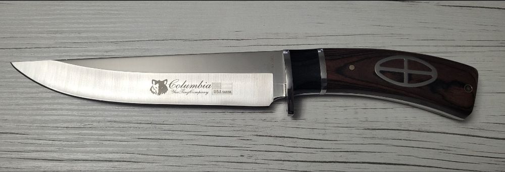 Cutit Vanatoare Columbia