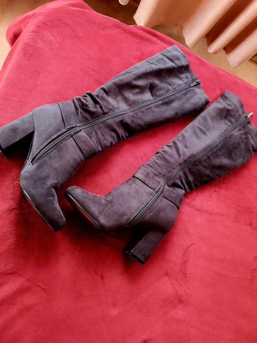 Cizme de damă, piele întorsă