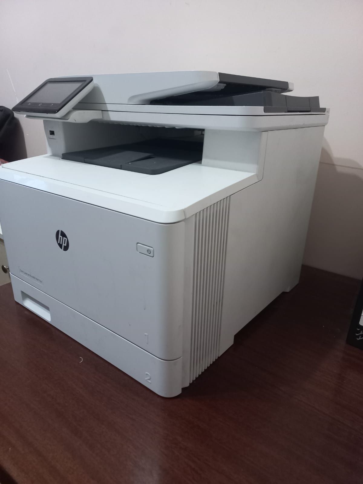 Продаётся Цветной принтер 5в1  hp color laserjet cm6040f mfp