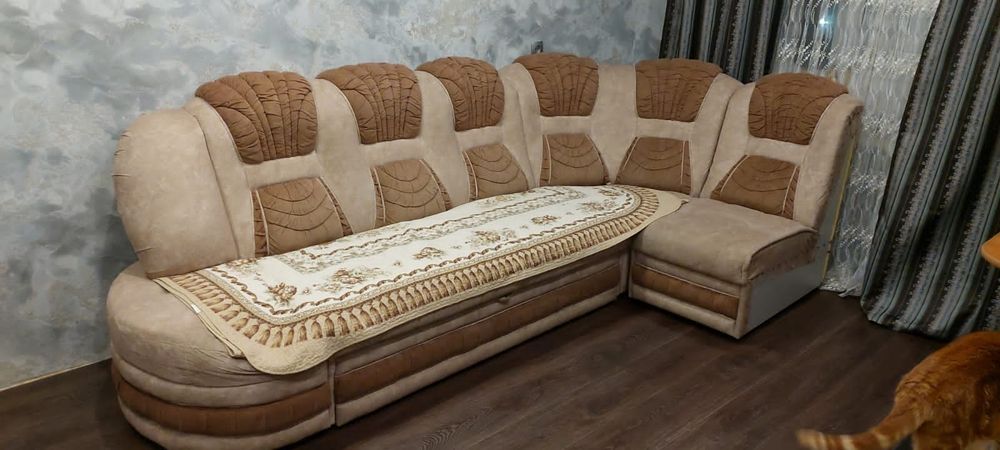 СРОЧНО. Продам Угловой уголок отдыха.