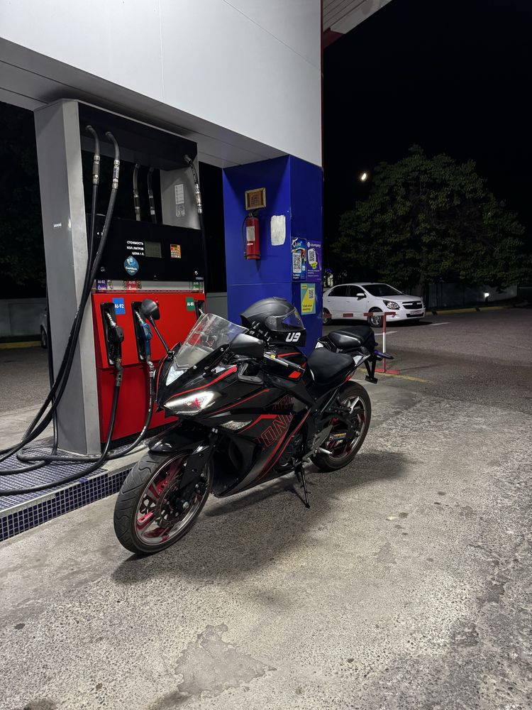Moto  Rz  250  sportbayk