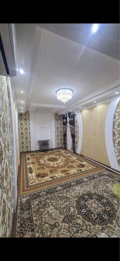 Сдаеться квартира 400$.  3 Комнатная в новастройке адрес вакзал саодат