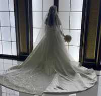 Свадебное платье сшитое на заказ из итальянского атласа