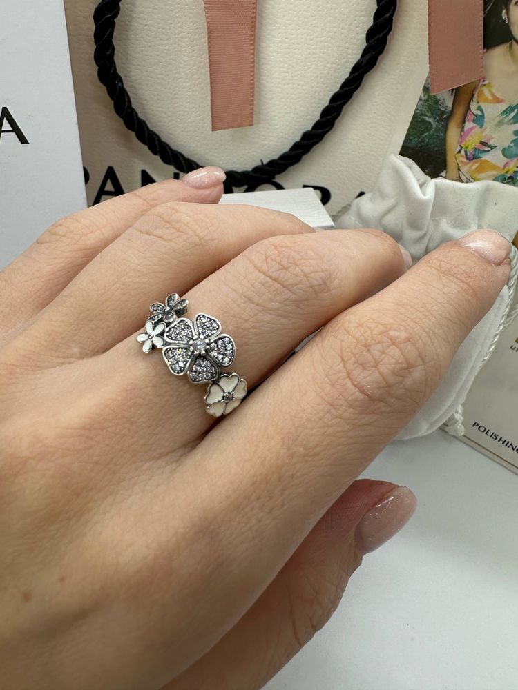 Серебряное очень красивое кольцо пандора) серебро 925. Есть доставка
