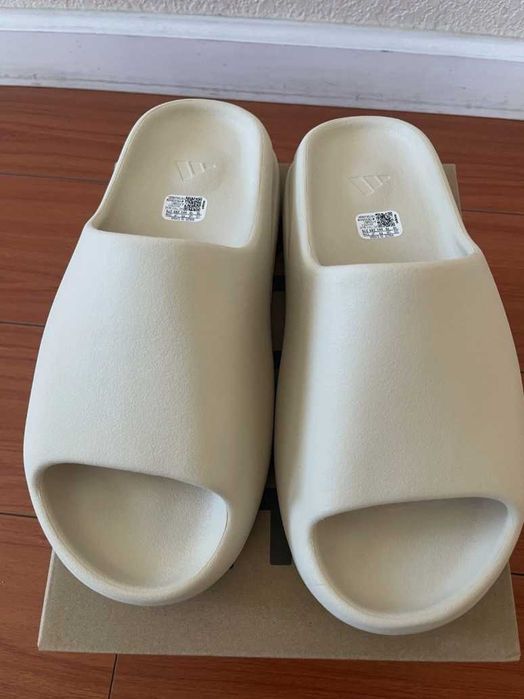 Yeezy Slide Bone