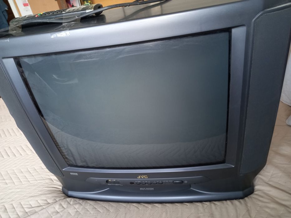 Телевизор JVC цветен