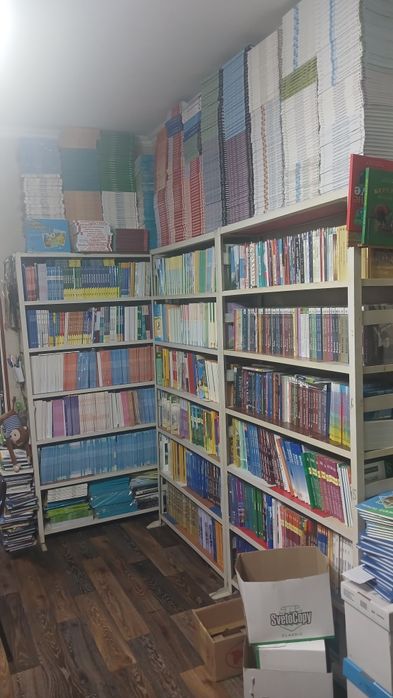 Кітап, оқулықтар,книги, учебники,тетради