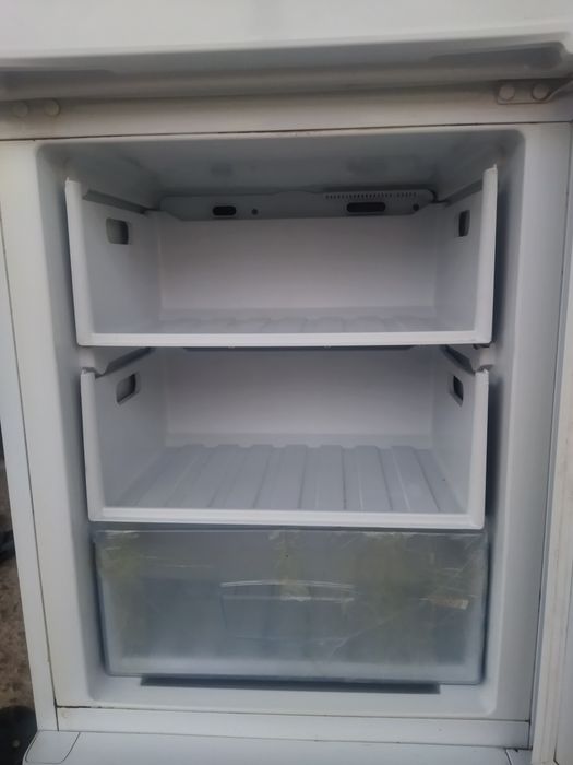 Продам холодильник INDESIT