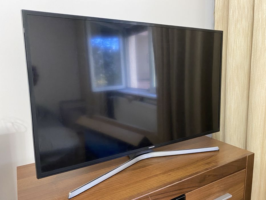 TV LED Smart Samsung, 4K, 101 cm, cu 2 pete ecran