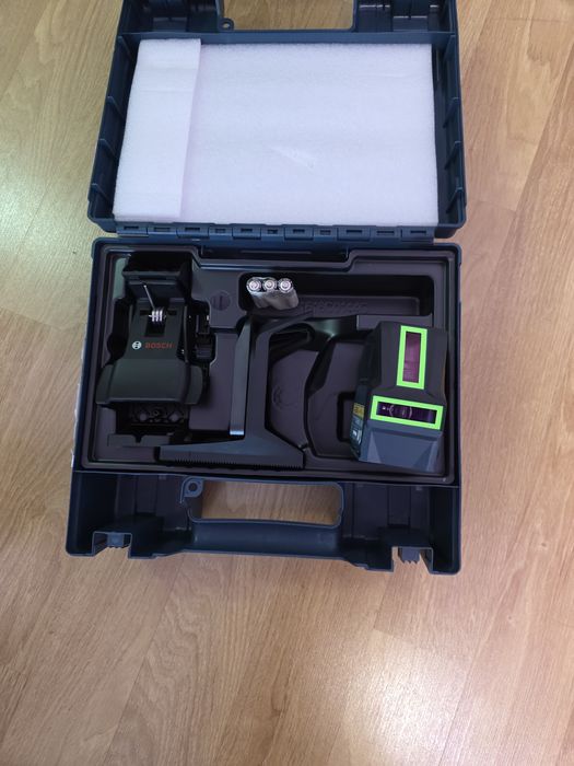 Nivela Bosch gcl 2-15g