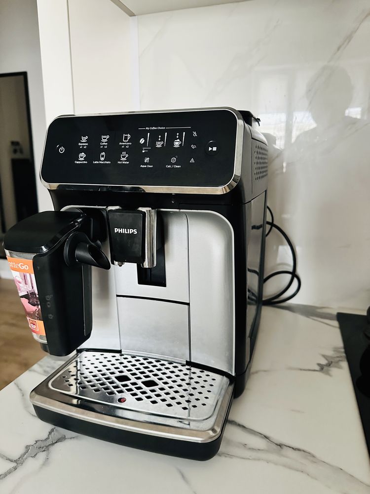 Кофемашина Philips LatteGo
