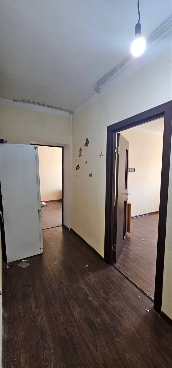Sergeli 8худуда 2/7/7 kvartira sotiladi toza remontda shoshilin