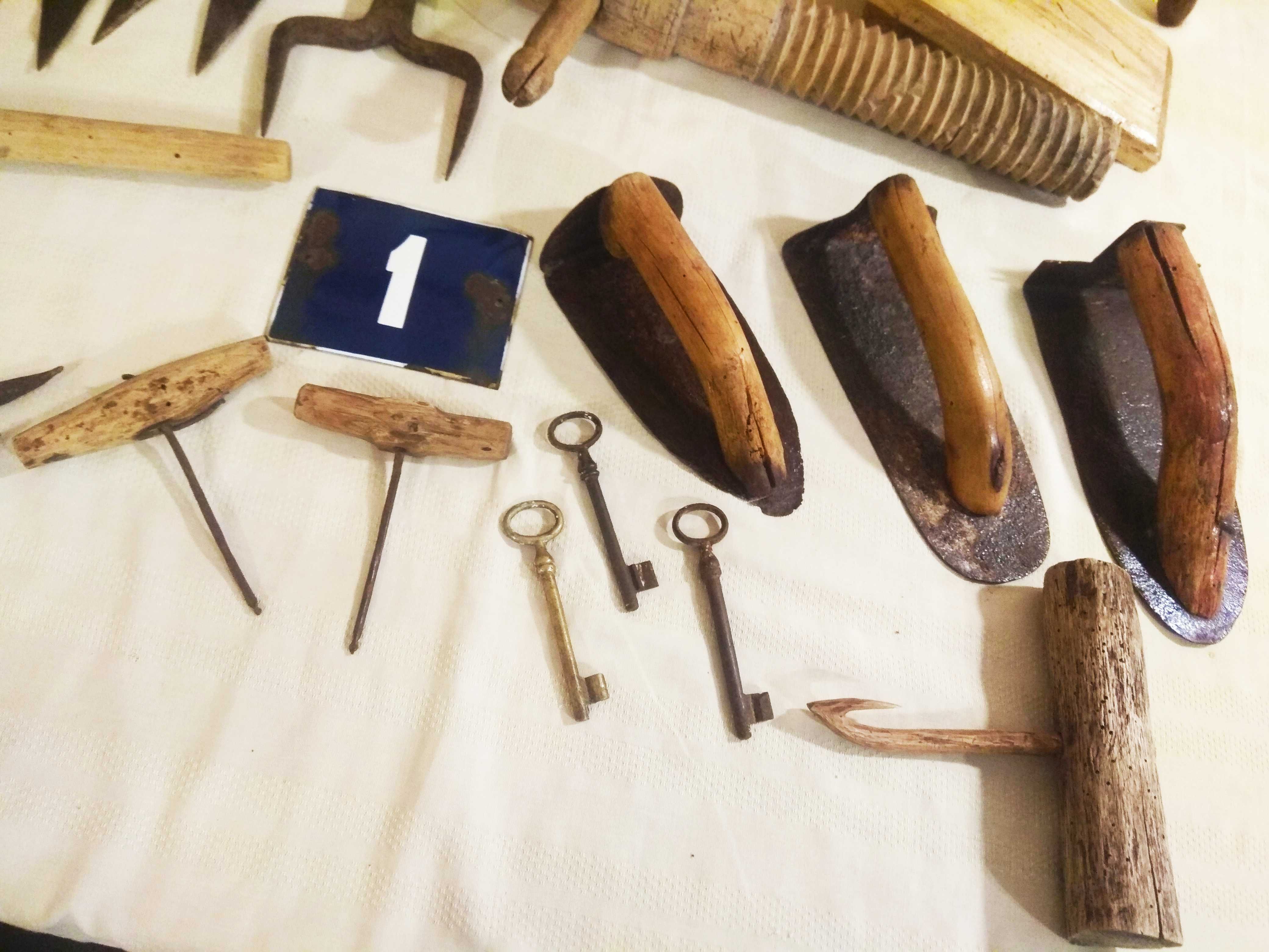 Джага,бичкия,триони.Стари,автентични инструменти,битови предмети