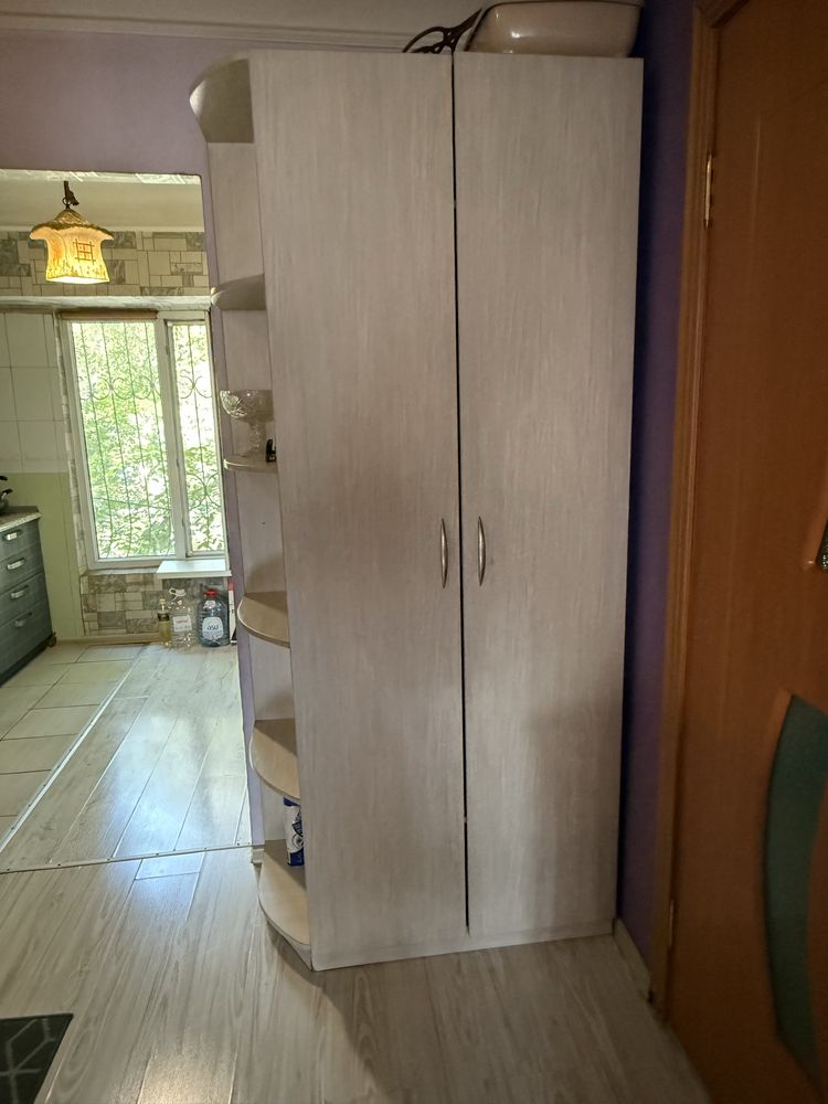 Продам шкаф для прихожей